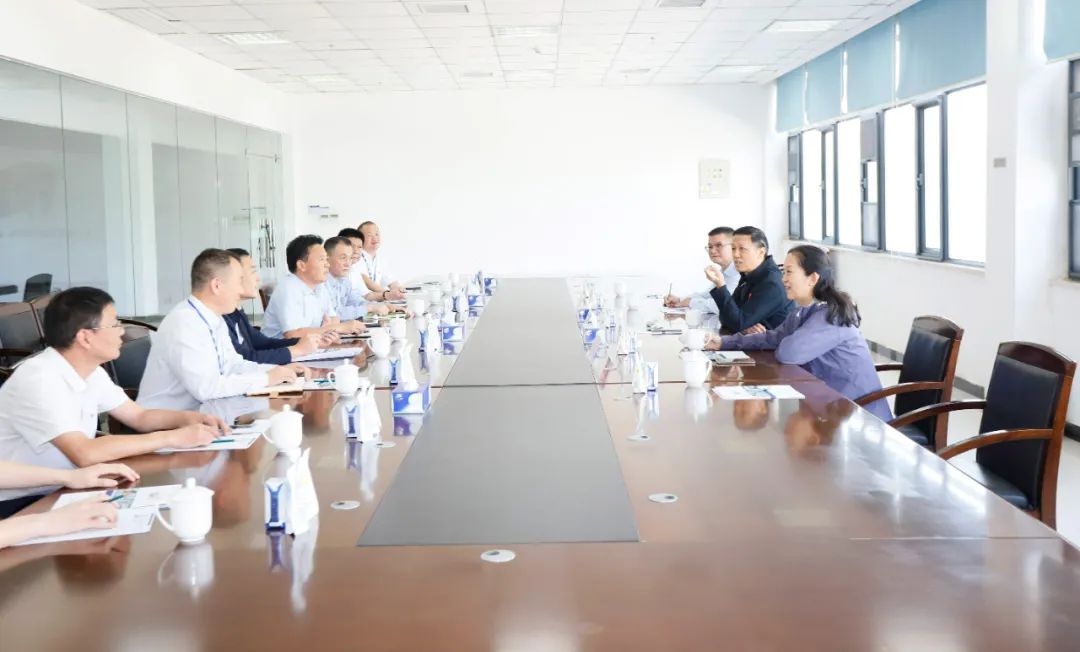 快樂(lè)過(guò)“雙節(jié)”，安全不放假｜河南農(nóng)投集團(tuán)黨委書(shū)記、董事長(zhǎng)李曉寰一行蒞臨花花牛乳業(yè)集團(tuán)開(kāi)展“雙節(jié)”安全生產(chǎn)大檢查活動(dòng)并慰問(wèn)一線職工、