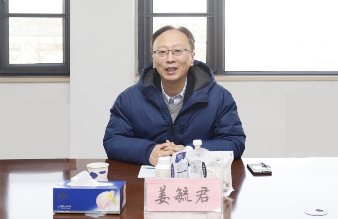 花花牛丨東北農(nóng)大食品學(xué)院院長(zhǎng)、中原食品實(shí)驗(yàn)室首席科學(xué)家姜毓君教授蒞臨花花牛乳業(yè)集團(tuán)調(diào)研