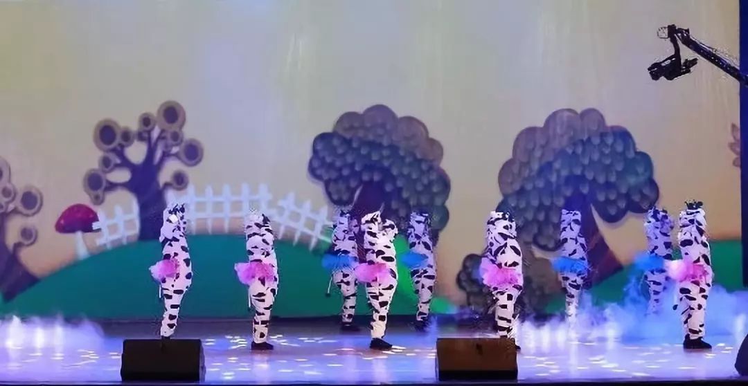 “贏在2019”，花花牛乳業(yè)集團2019年新春晚會盛大開幕