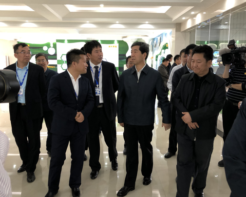 河南省委副書記、省長陳潤兒一行蒞臨 花花牛集團(tuán)魯山瑞亞牧業(yè)有限公司視察調(diào)研